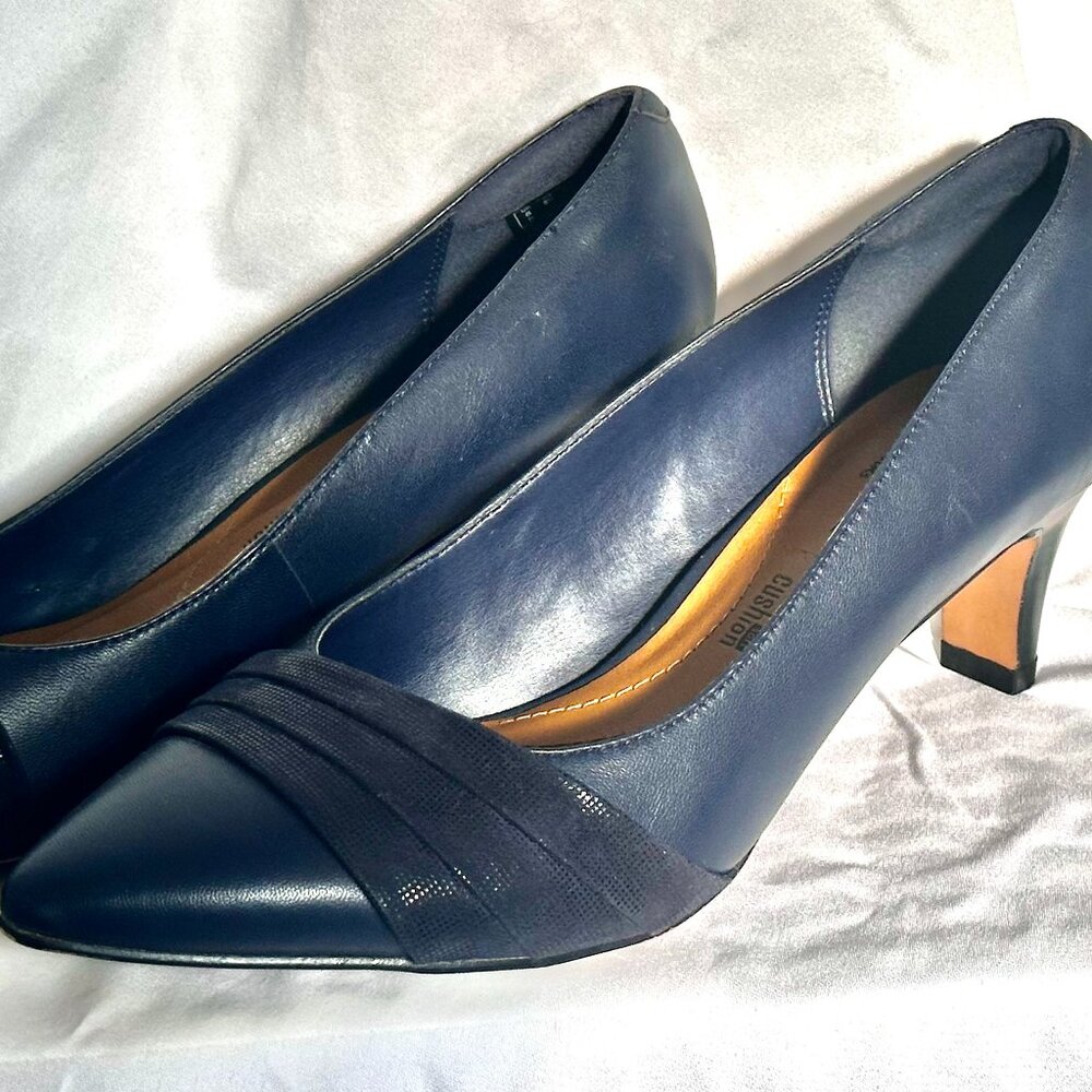 Clarks Collection's Crewso Madie Pump Heel Low Soft Navy Blue 8.5
